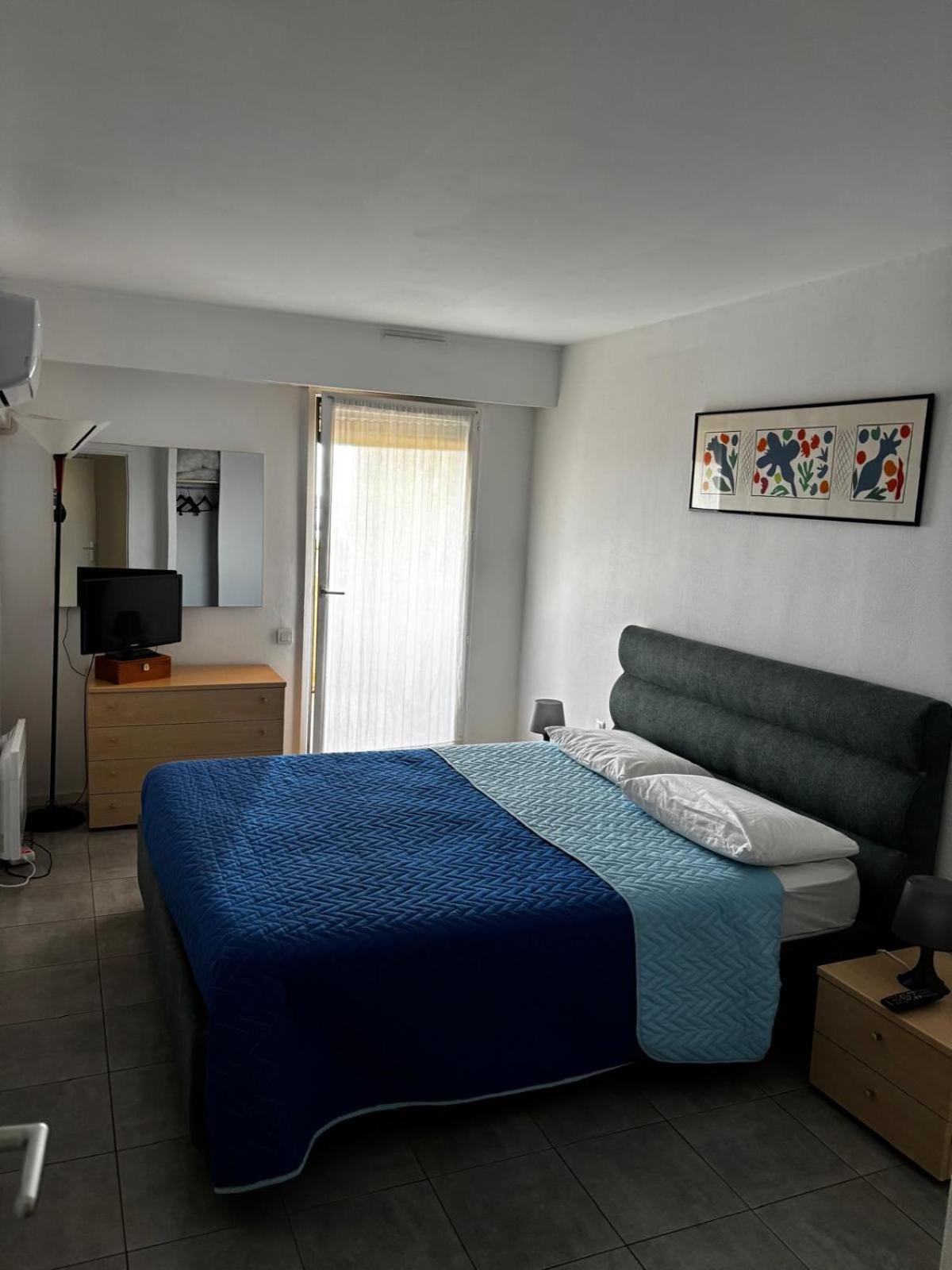 Appartamento In Riva Al Mare A Кан Екстериор снимка